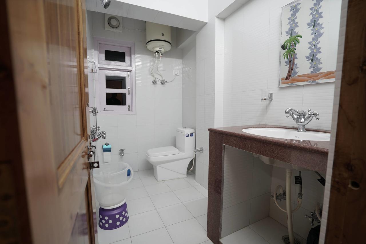 נרקנדה Sara Hotel מראה חיצוני תמונה